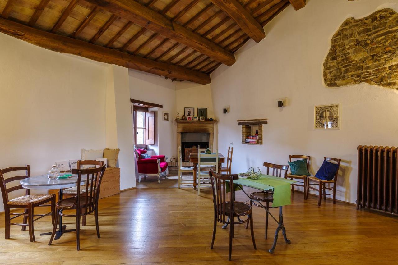 ベヴァーニャ Un Posto Bed & Breakfast エクステリア 写真